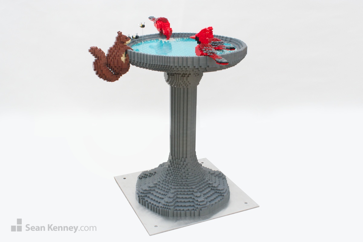 Amazing LEGO creation - Birdbath