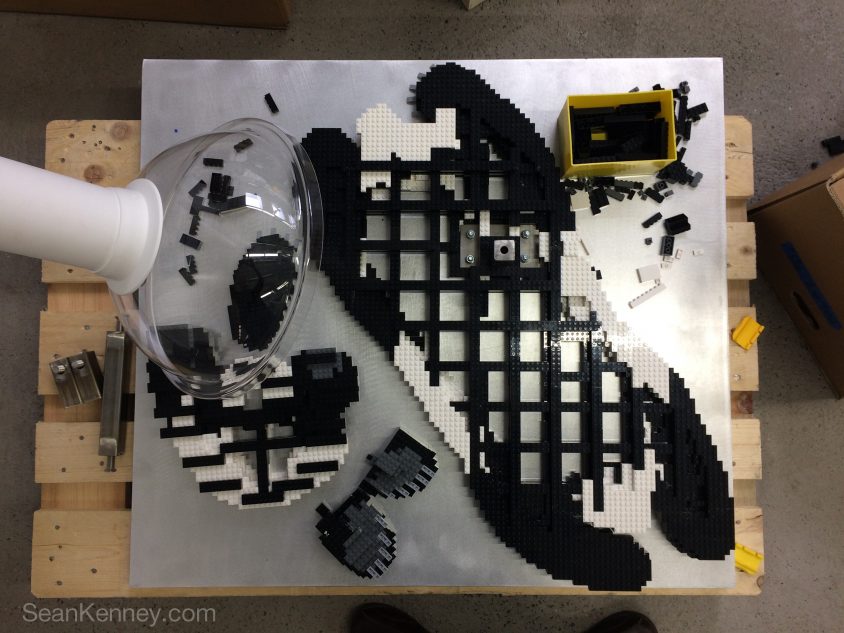 Sean Kenney's art with LEGO bricks - Baby pandas playing