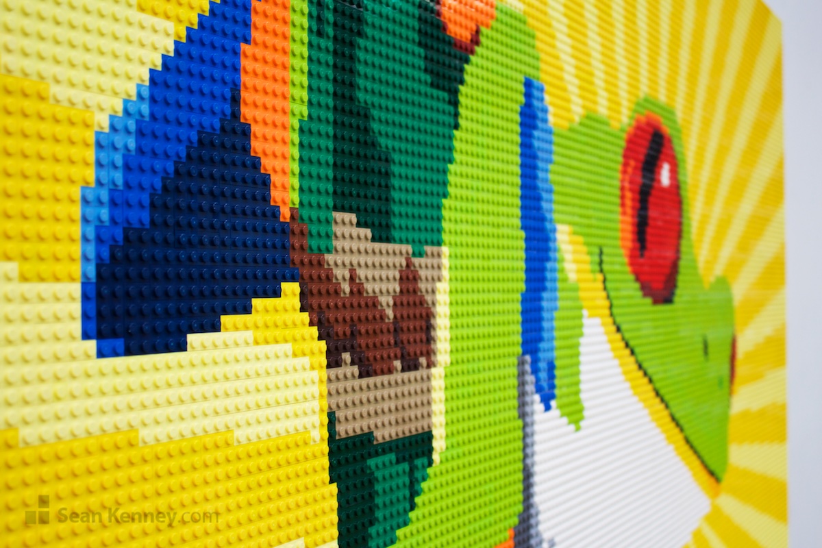 Art with LEGO bricks - Tree frog
