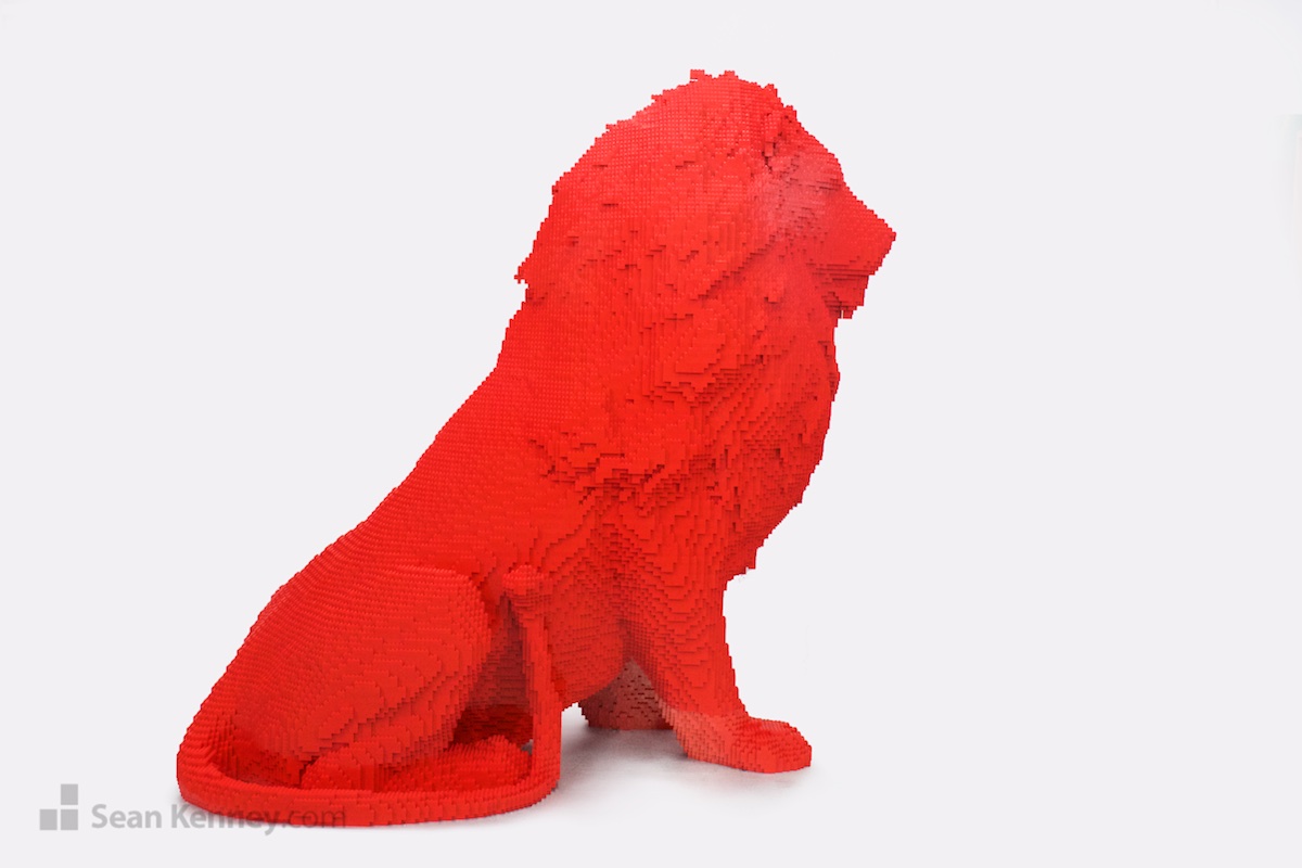 LEGO sculpture - Bright red lion