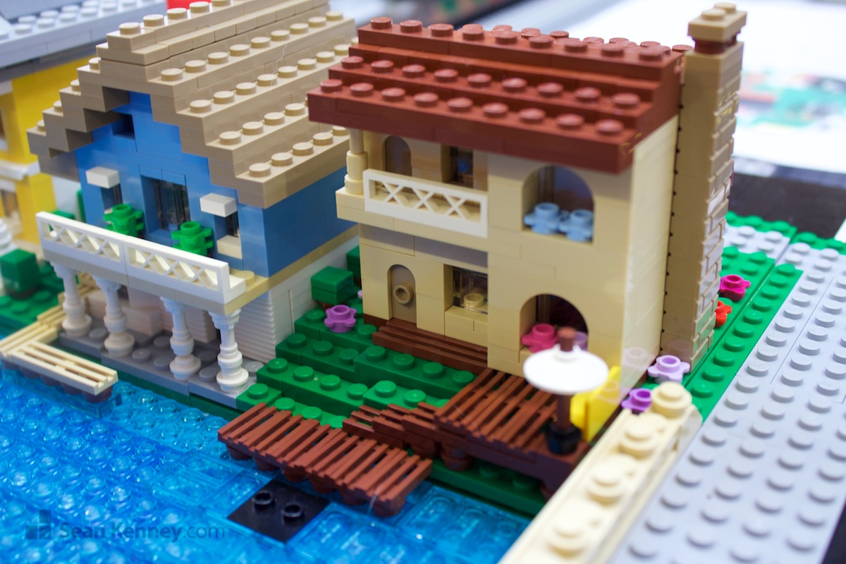 Art with LEGO bricks - Fancy waterfront homes