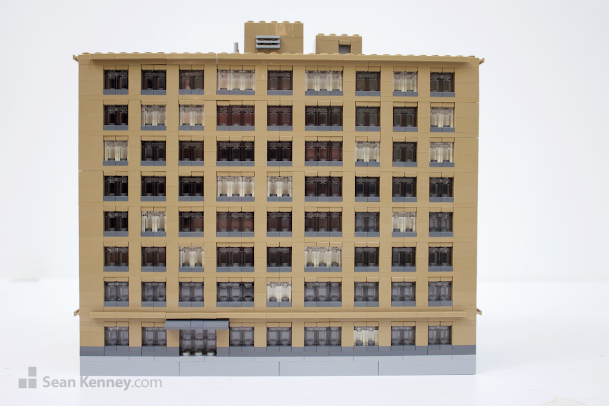 Sean Kenney's art with LEGO bricks - Ugly apartment building