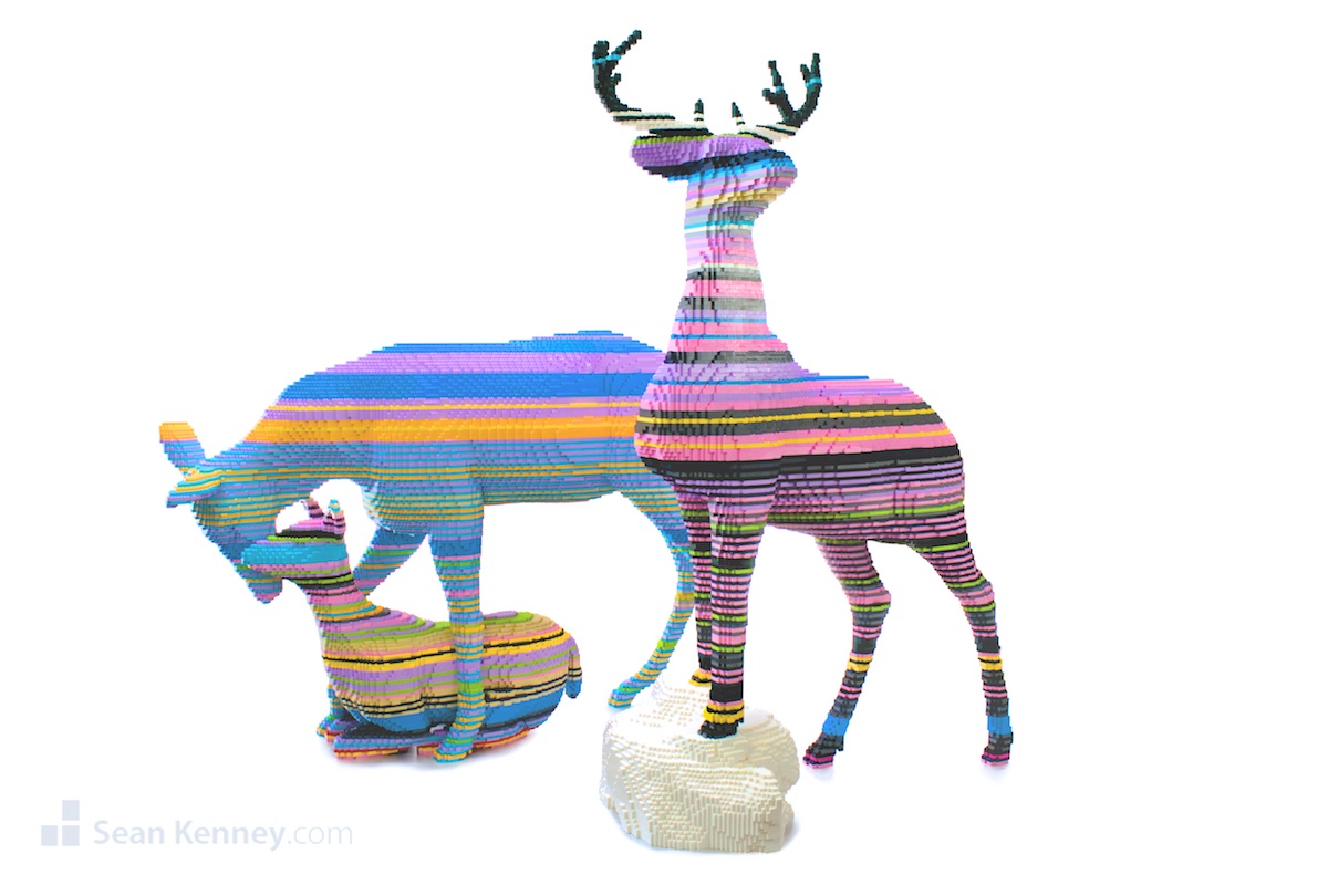 Amazing LEGO creation - Color-mixing family of deer