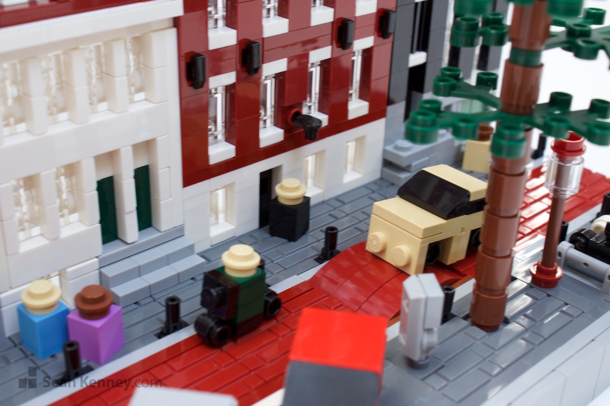 LEGO model - Tiny Amsterdam canal houses