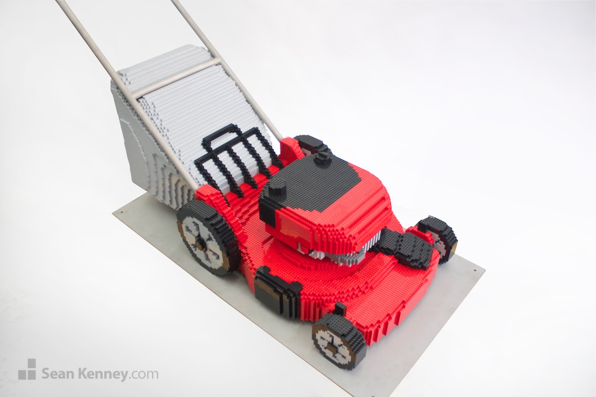 Art with LEGO bricks - Lawnmower