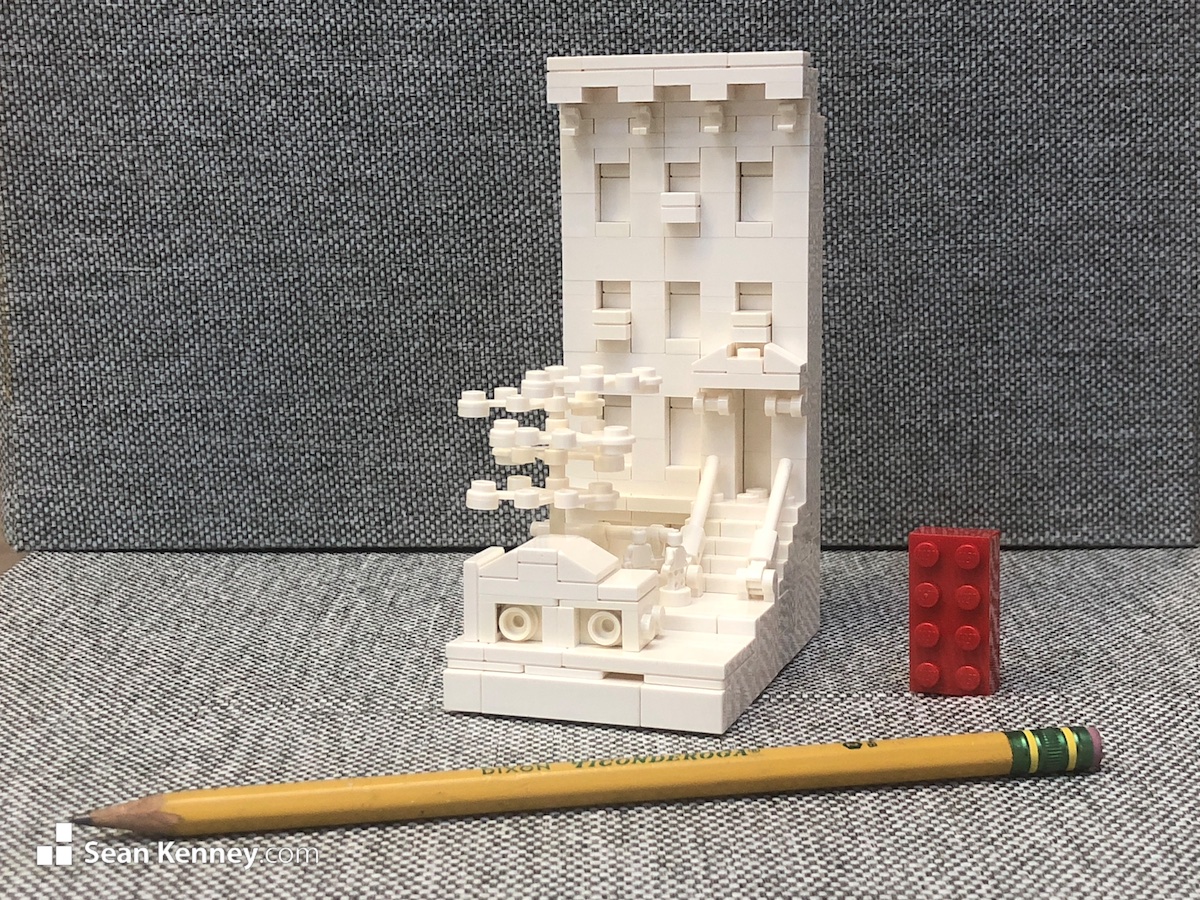 LEGO model - Monochromatic study – Brooklyn Brownstone (white)