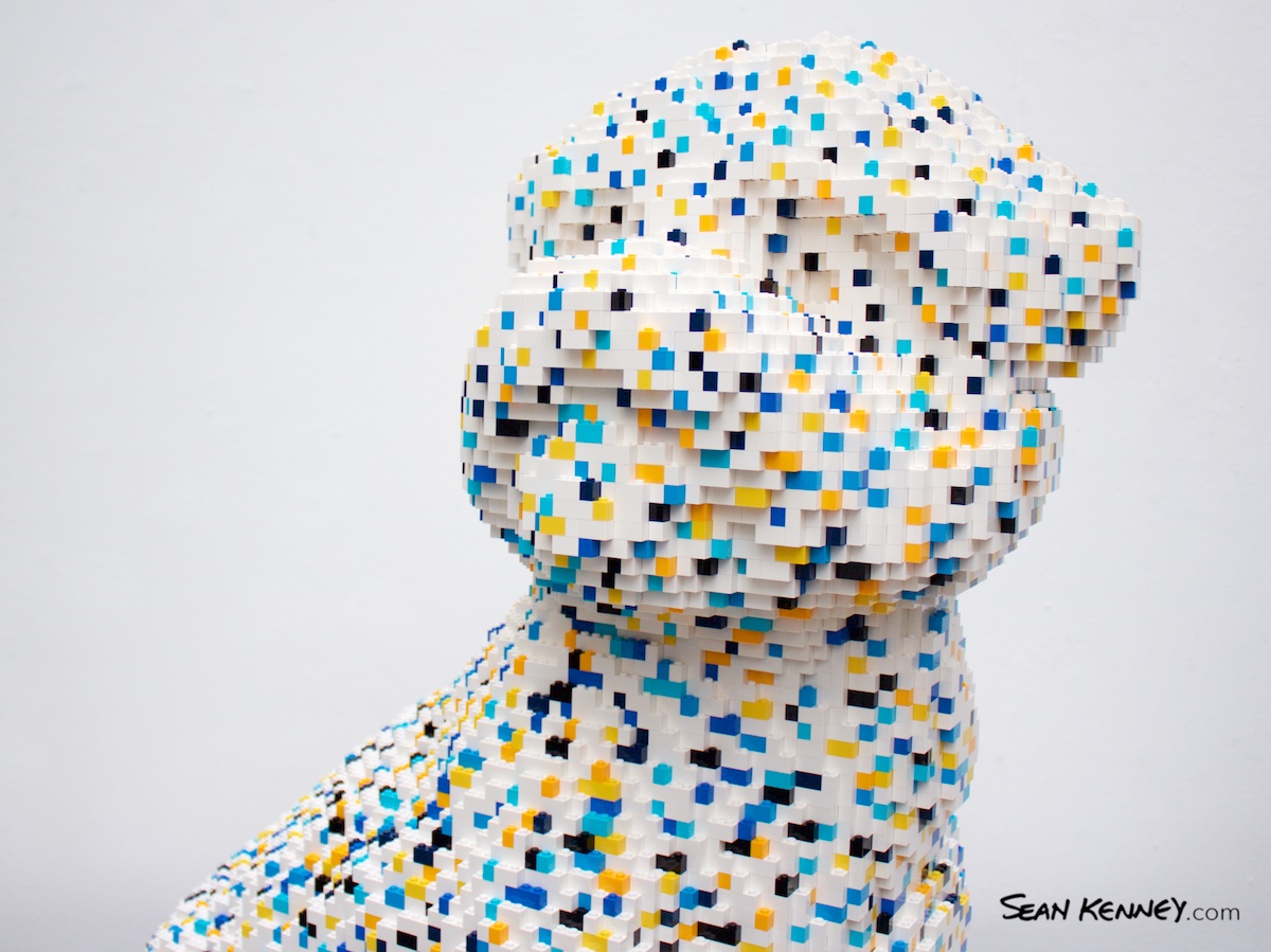 LEGO sculpture - Confetterrier