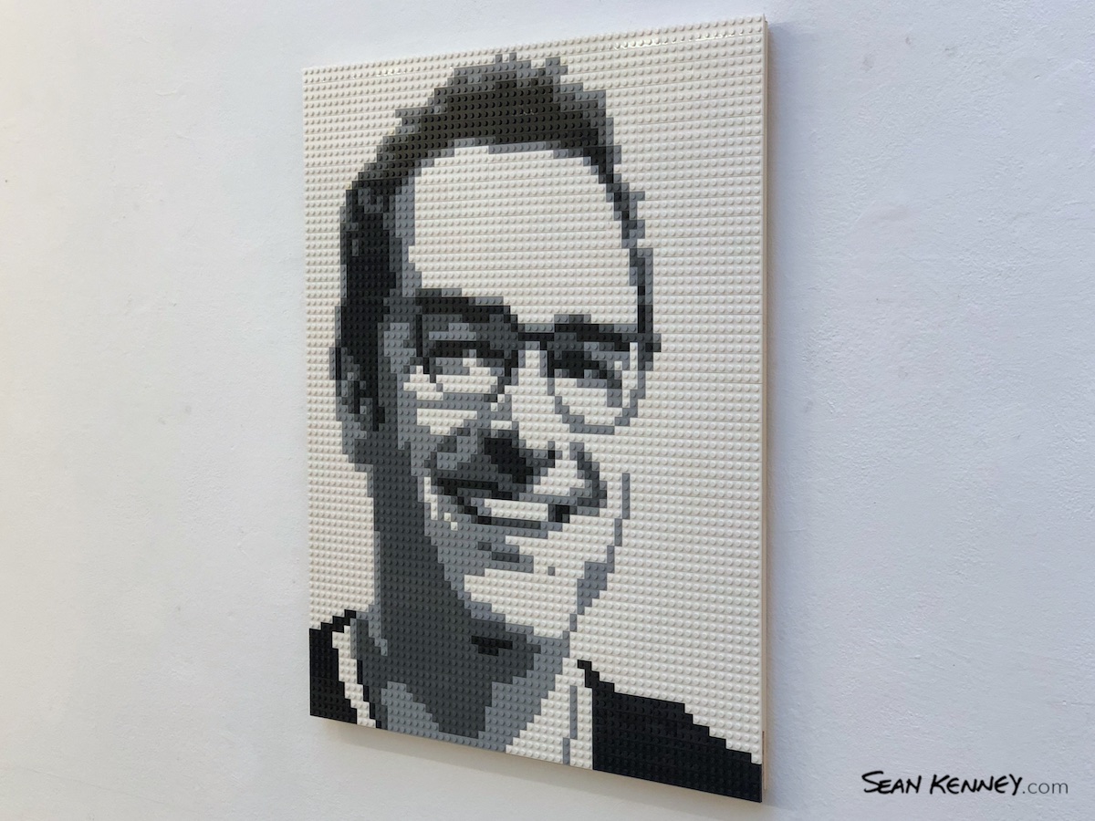 lego portrait mosaic - Grayscale man with glasses