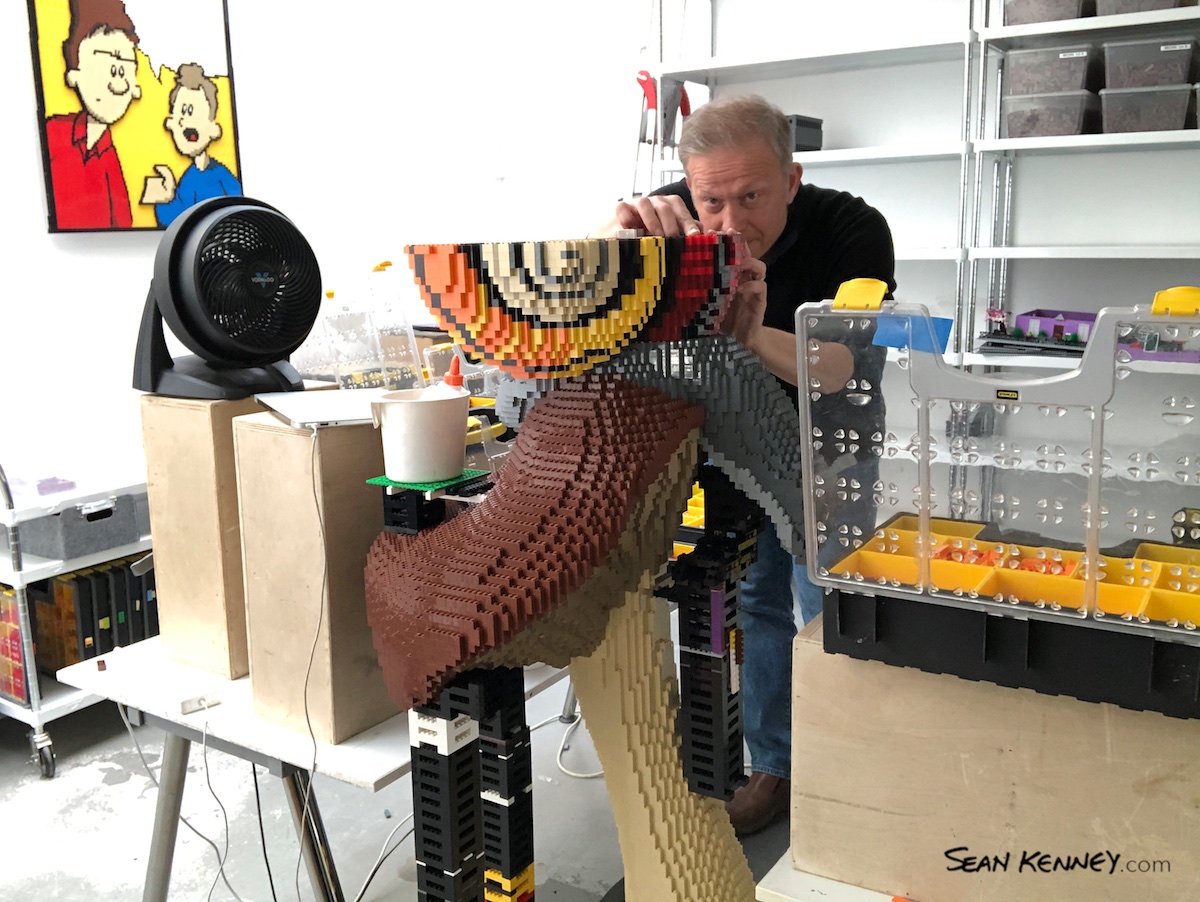 Sean Kenney's art with LEGO bricks - Snail on Mushroom