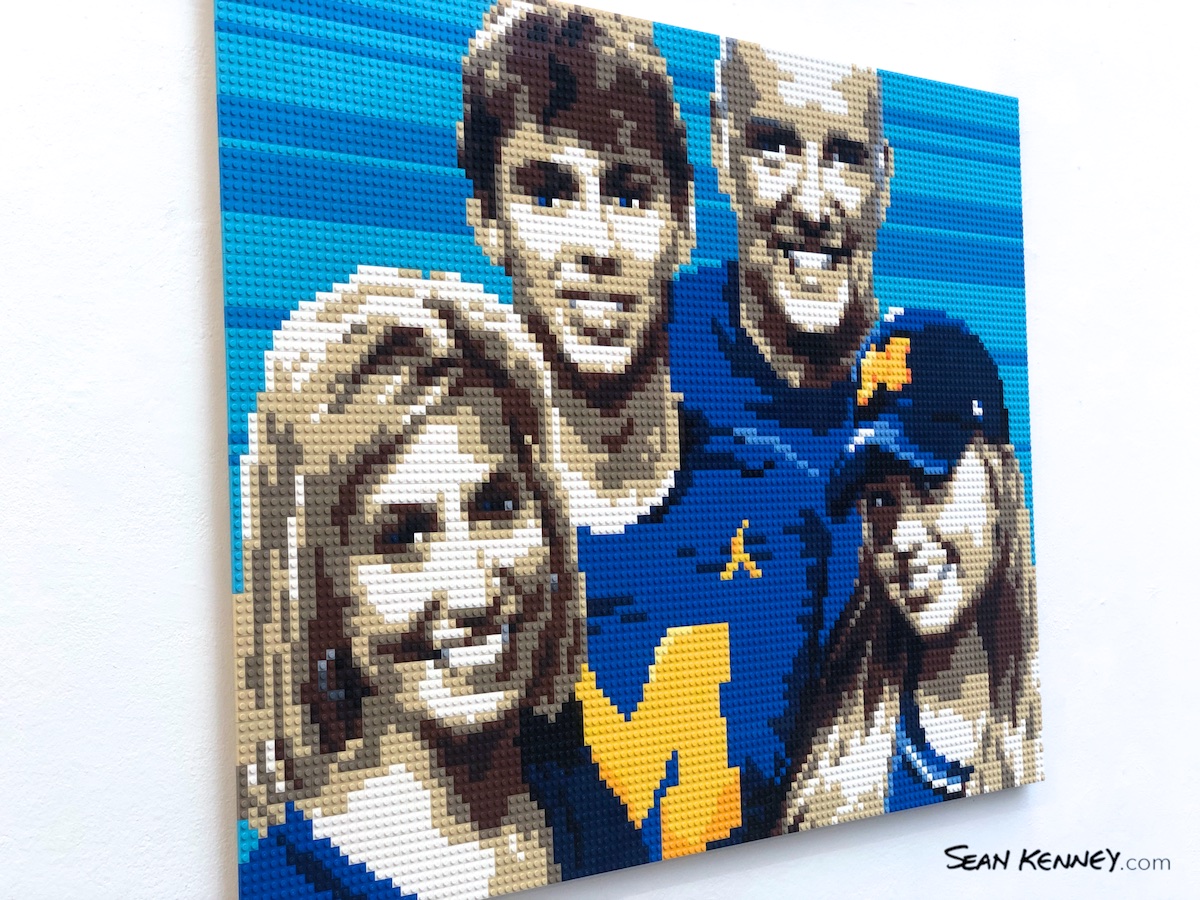 lego mosaic - Sports fan family