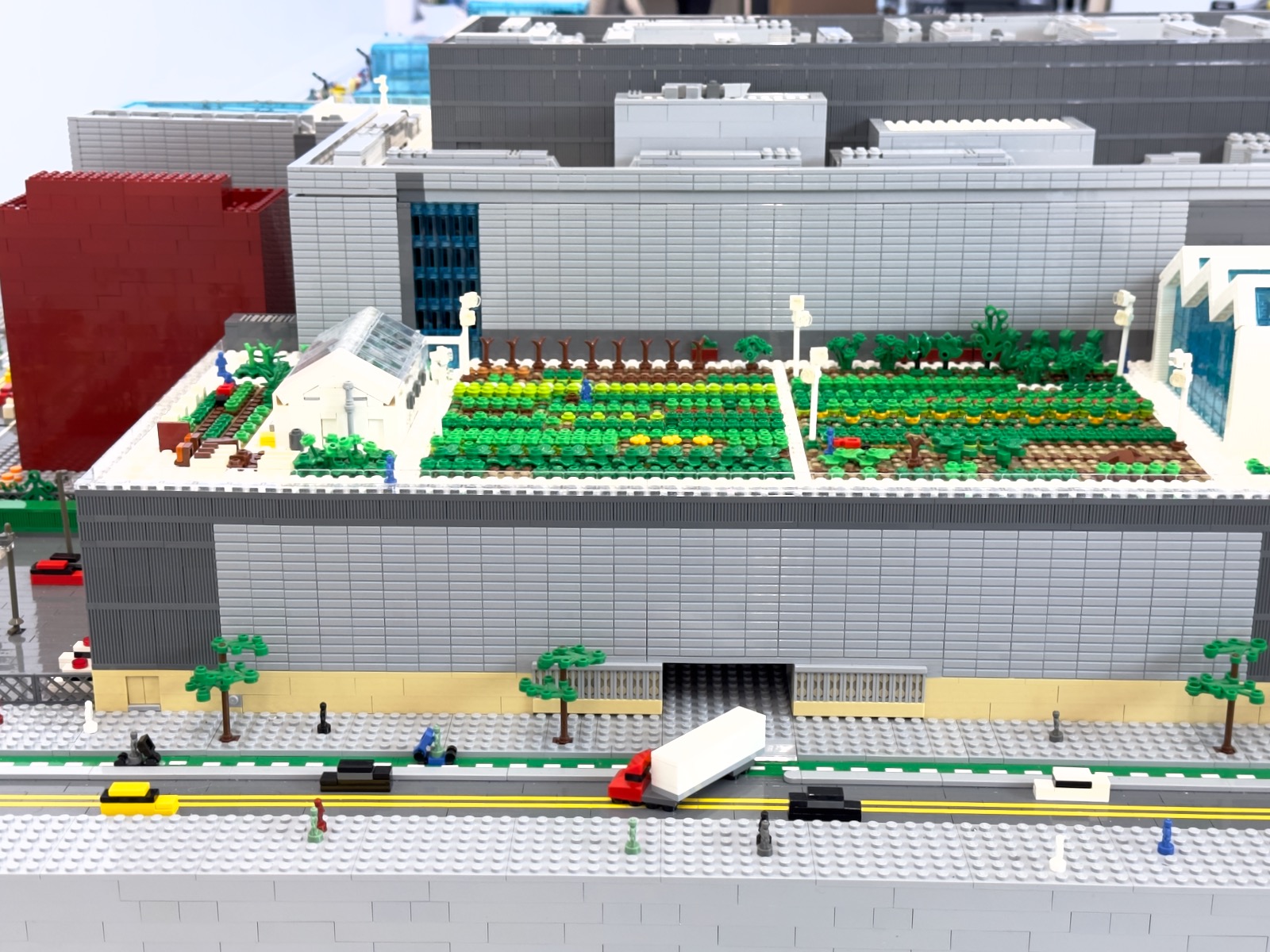 Amazing LEGO creation - Javits Center (annex)