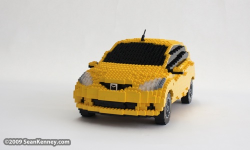 LEGO Mazda2 Mazda car sculpture LEGO artist Sean Kenney : Art with LEGO bricks