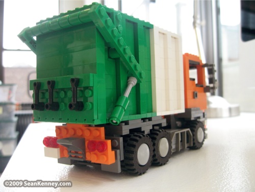 Cool LEGO truck - Recycle Truck from Vienna - by Sean Kenney