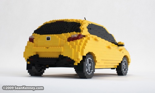 LEGO Mazda2 Mazda car sculpture LEGO artist Sean Kenney : Art with LEGO bricks