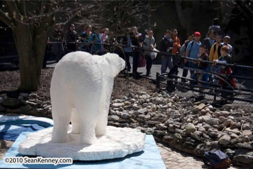 LEGO sculpture Sean Kenney polar bear polarbear arctic animal philadephila philly zoo creatures of habitat