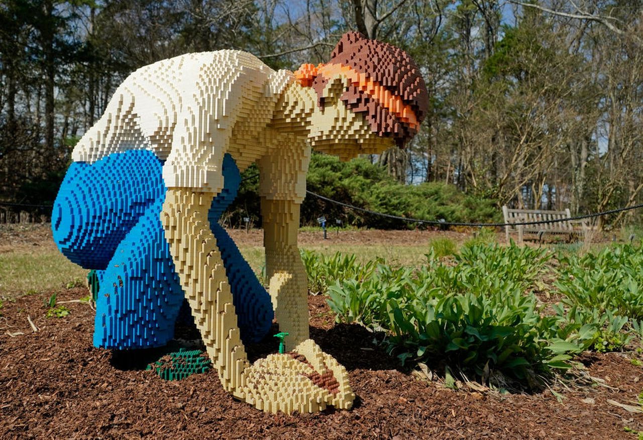 Gardener-2014 LEGO art by Sean Kenney