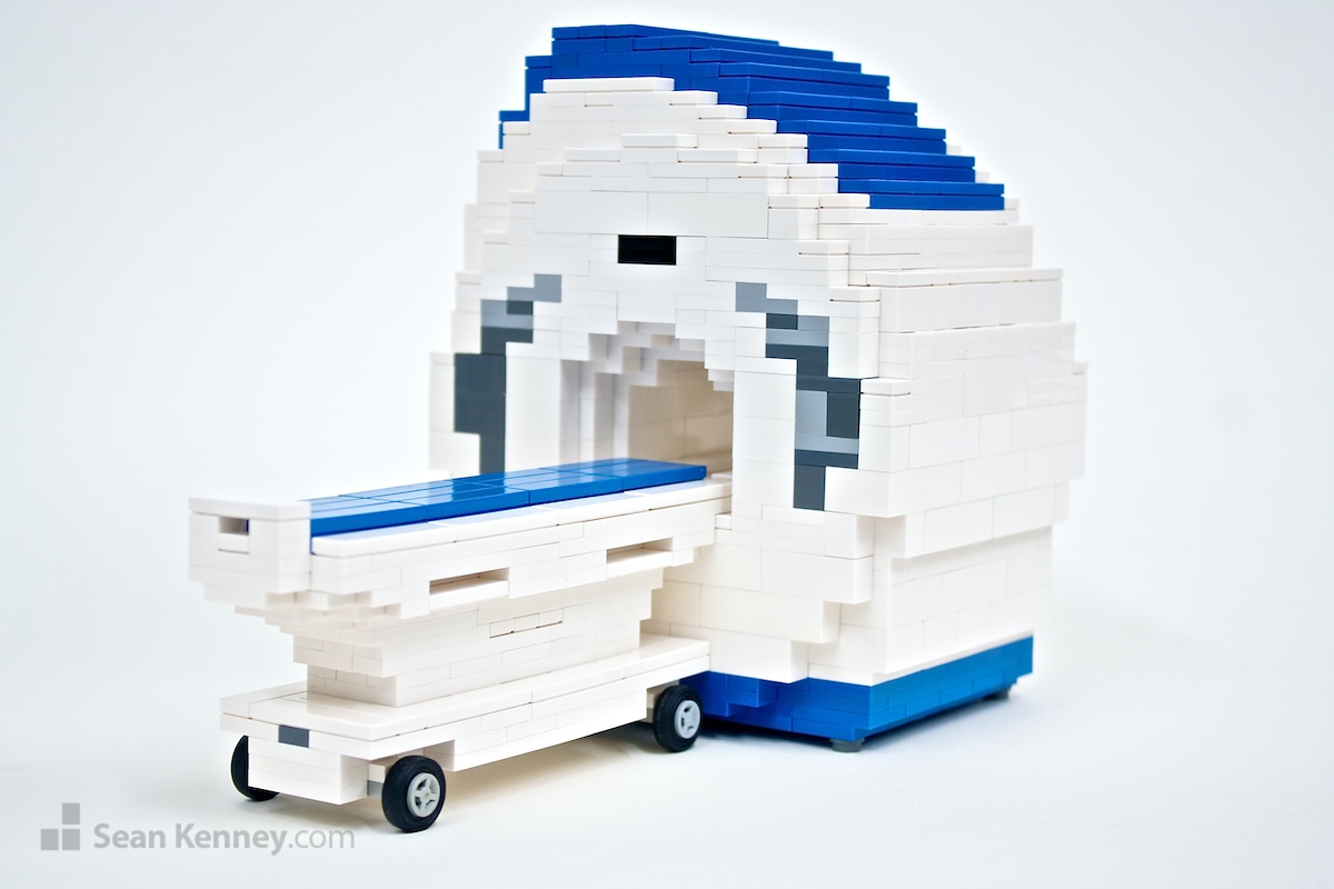 Mri-scanner LEGO art by Sean Kenney